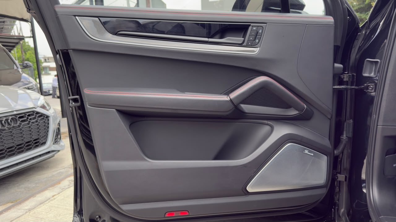 PORSCHE CAYENNE TURBO E HYBRID 2024