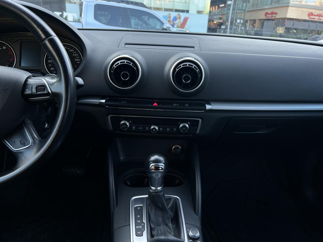 Audi A3 AMBIENTE 2016