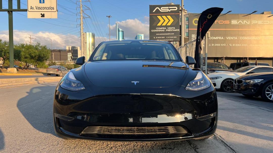 Tesla MODEL Y PERFORMANCE 2025
