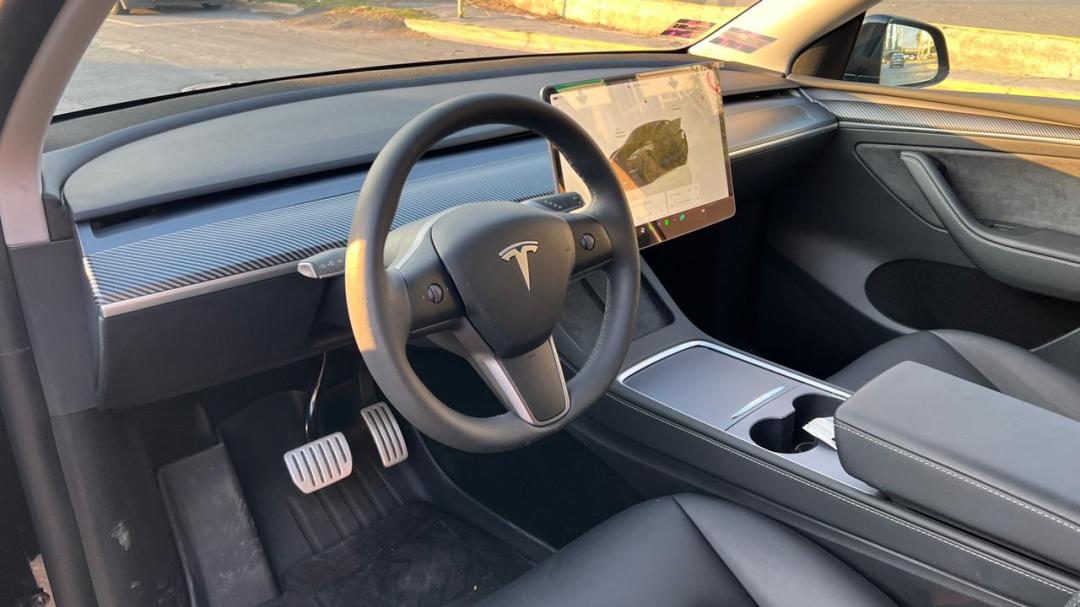 Tesla MODEL Y PERFORMANCE 2025