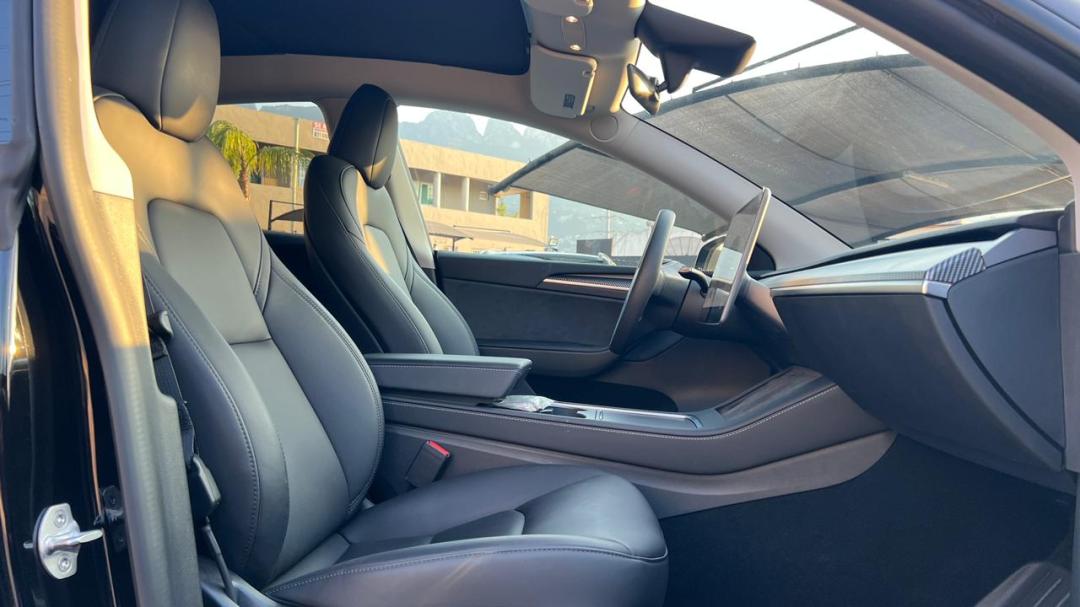 Tesla MODEL Y PERFORMANCE 2025