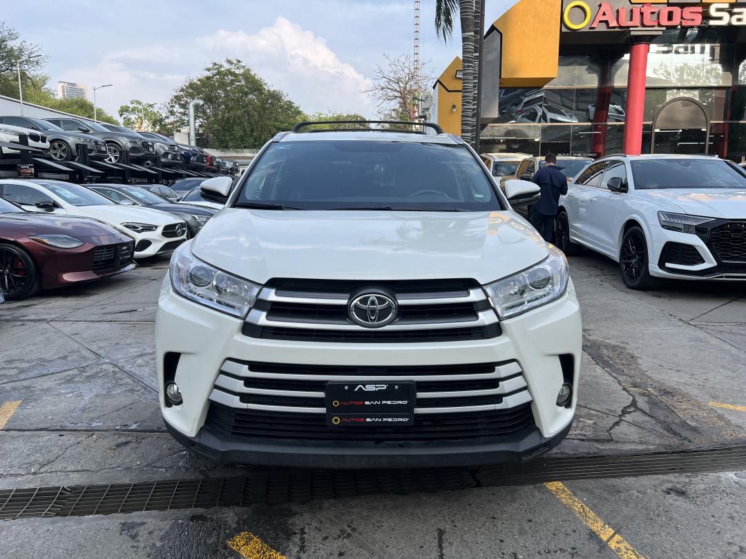 Toyota HIGHLANDER XLE PIEL 2019