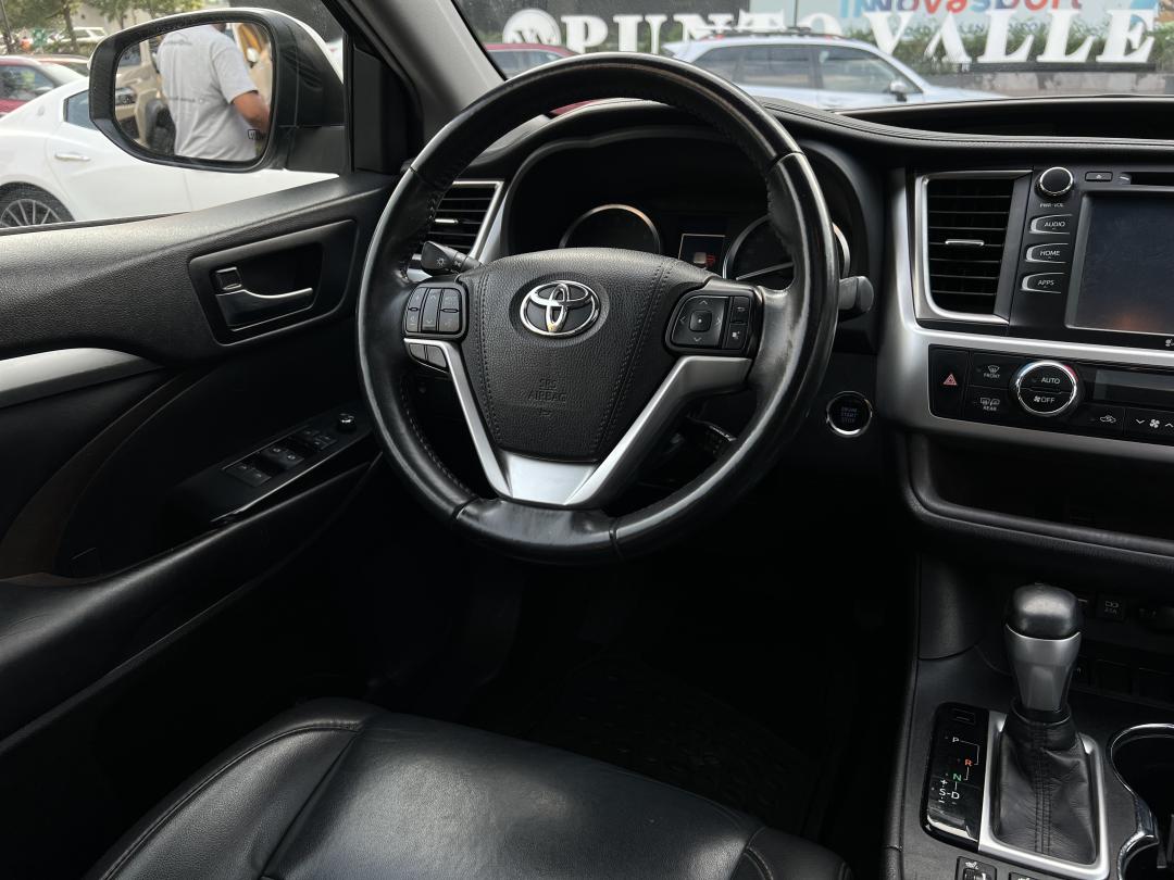 Toyota HIGHLANDER XLE PIEL 2019