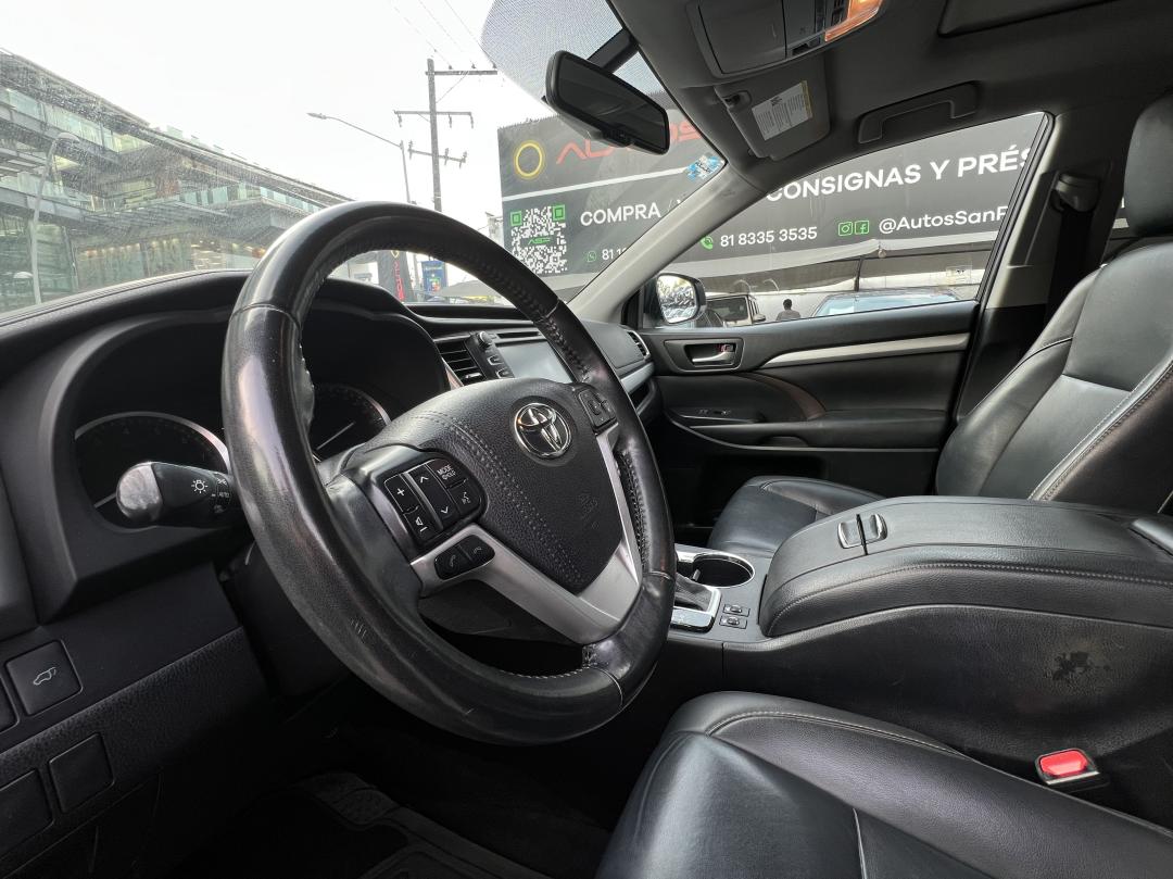 Toyota HIGHLANDER XLE PIEL 2019