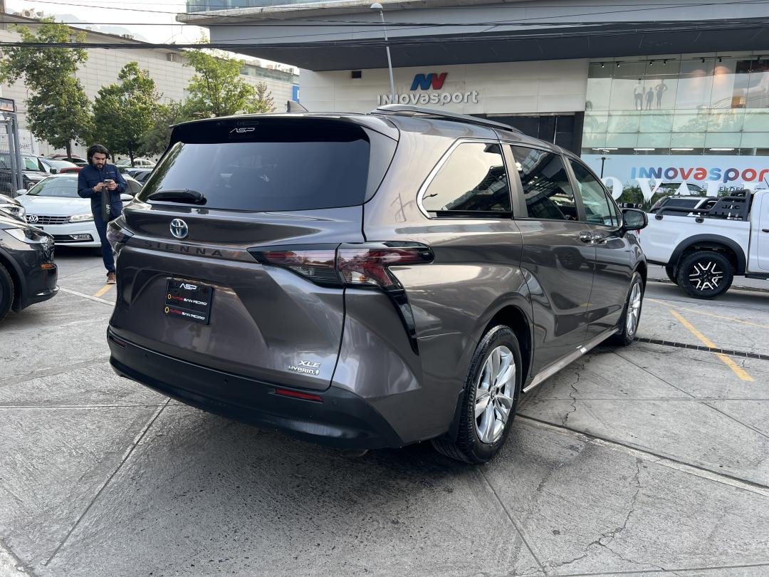 Toyota SIENNA XLE PIEL HEV 2023