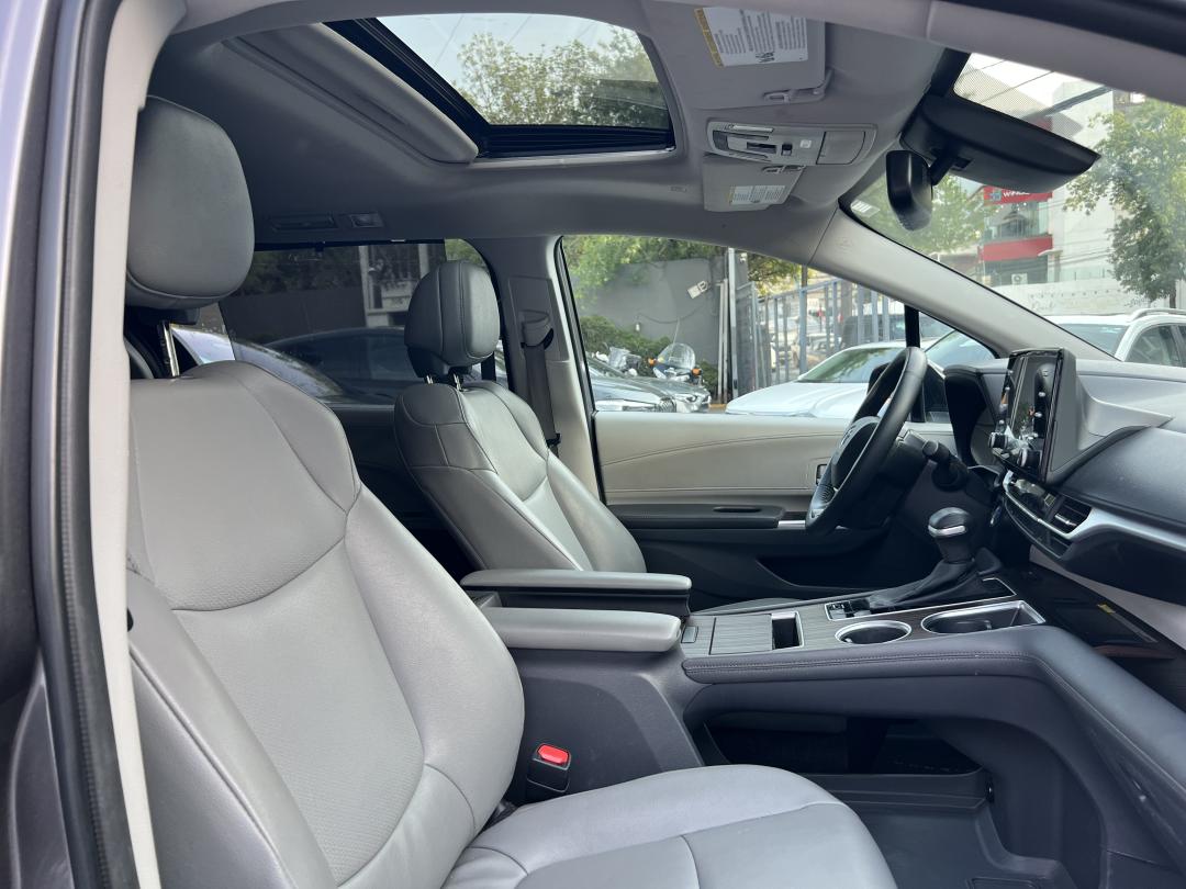 Toyota SIENNA XLE PIEL HEV 2023