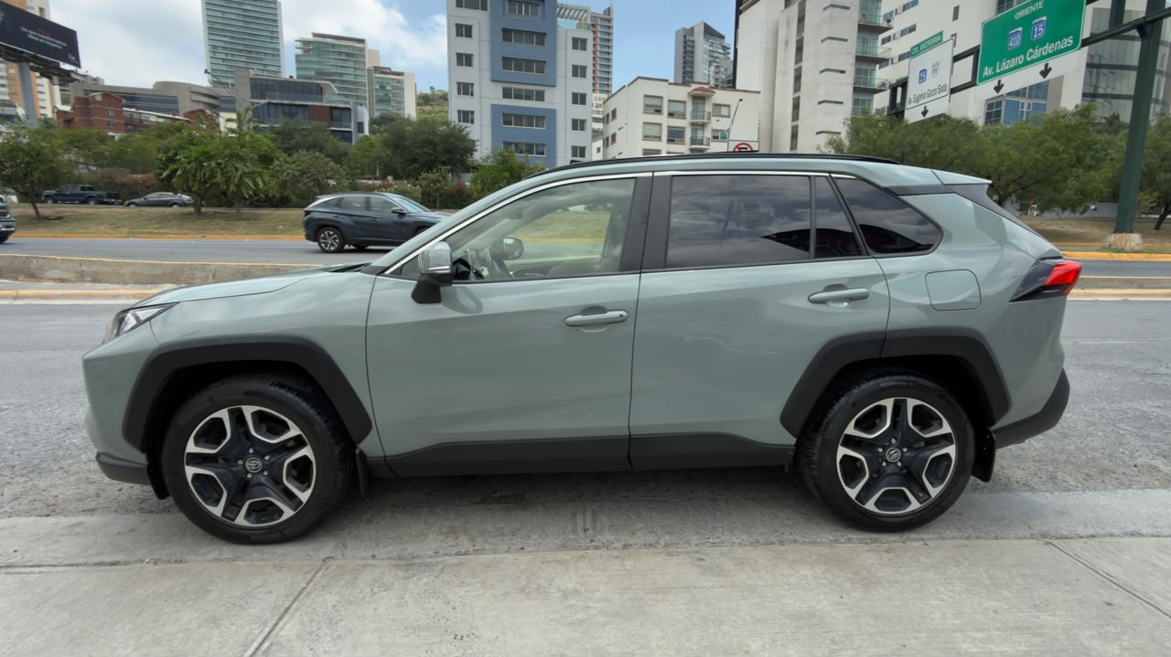 TOYOTA RAV4 ADVENTURE 2019