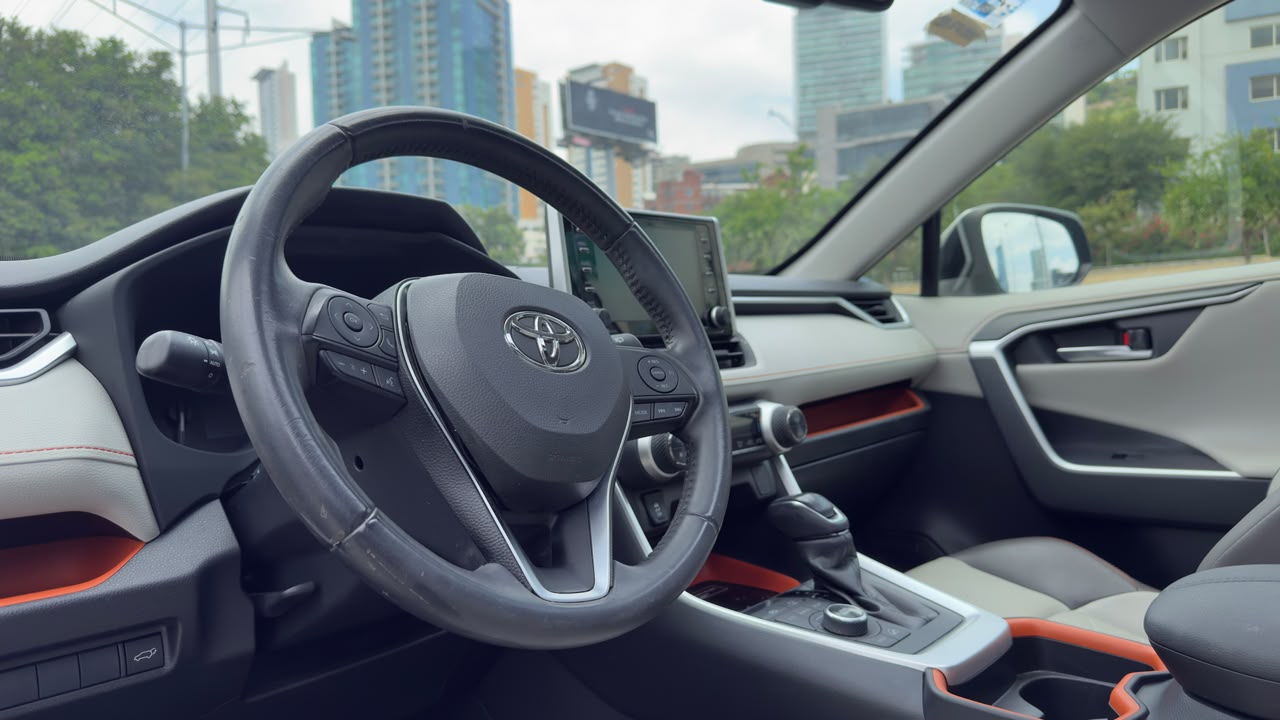 TOYOTA RAV4 ADVENTURE 2019