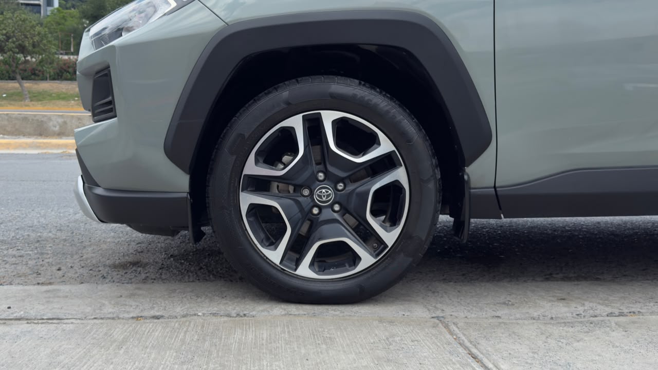 TOYOTA RAV4 ADVENTURE 2019
