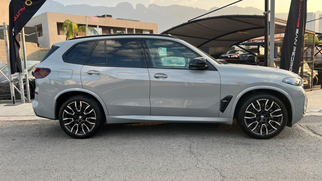 BMW X5 M60I 2024