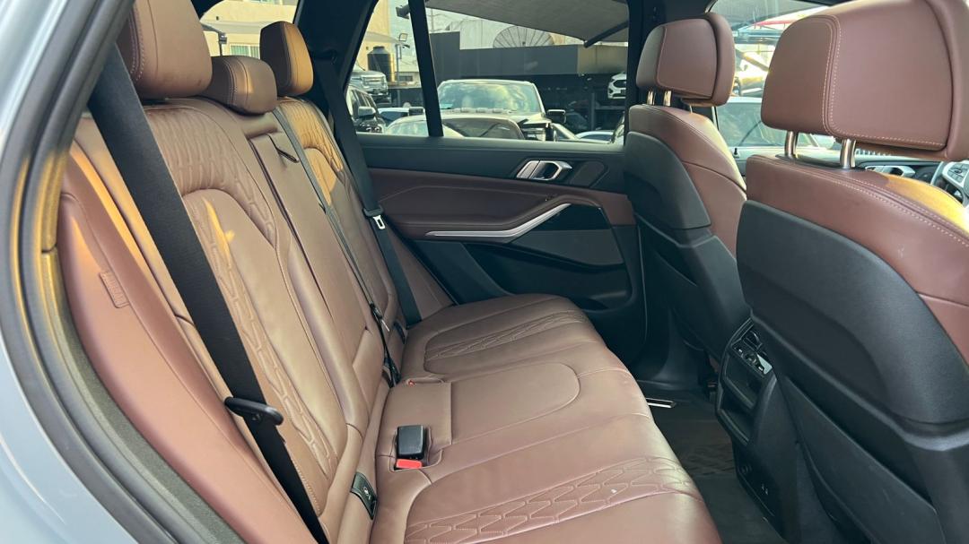 BMW X5 M60I 2024