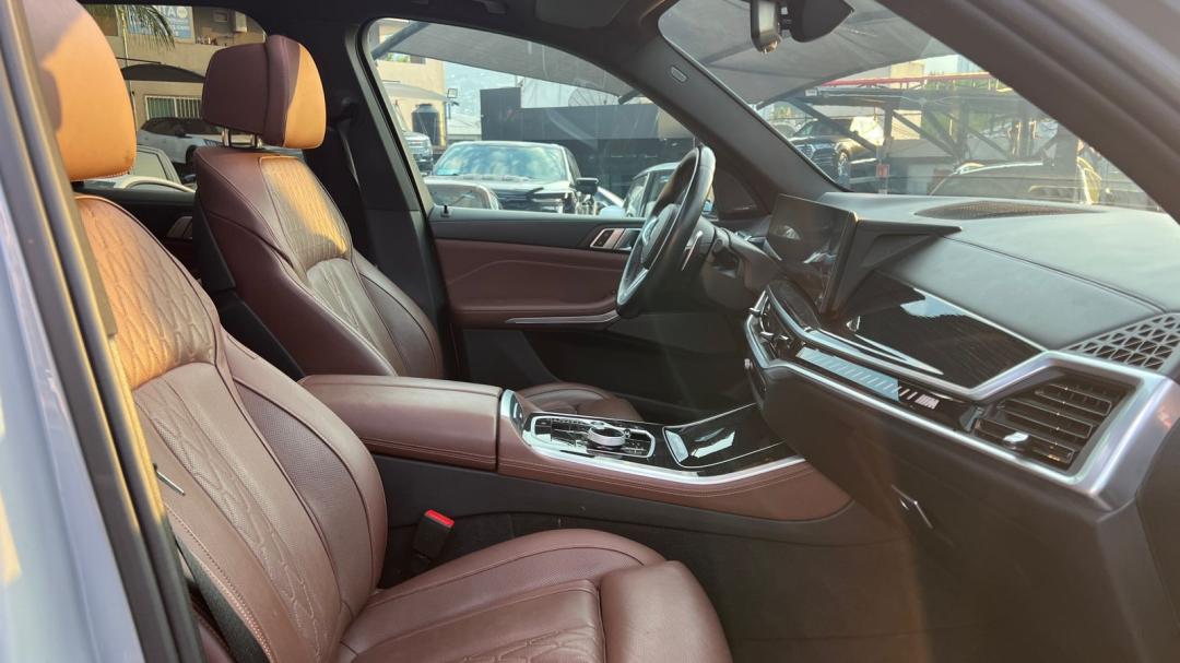 BMW X5 M60I 2024