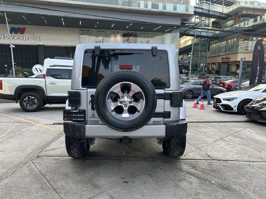 Jeep WRANGLER UNLIMITED SAHARA 2017