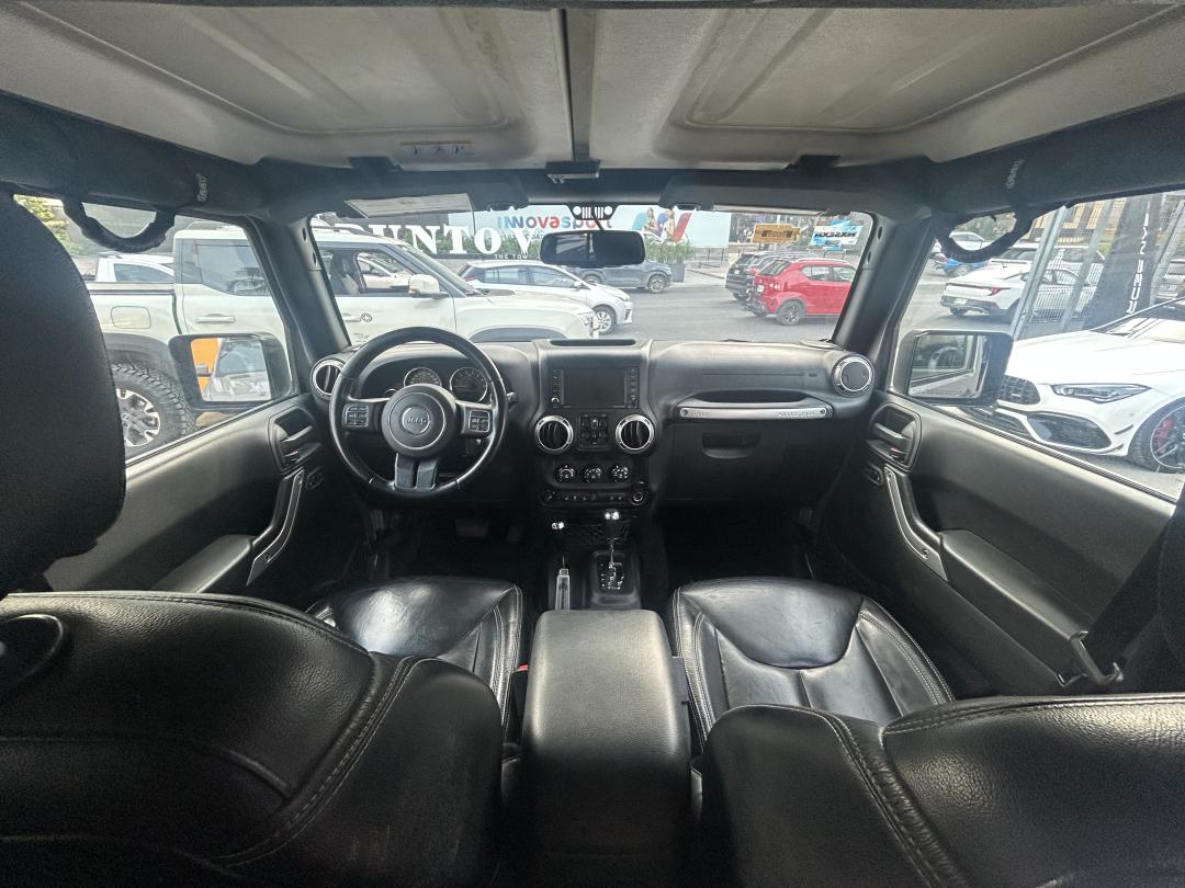 Jeep WRANGLER UNLIMITED SAHARA 2017