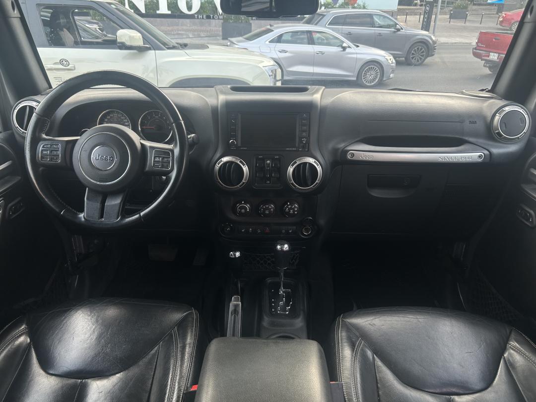Jeep WRANGLER UNLIMITED SAHARA 2017