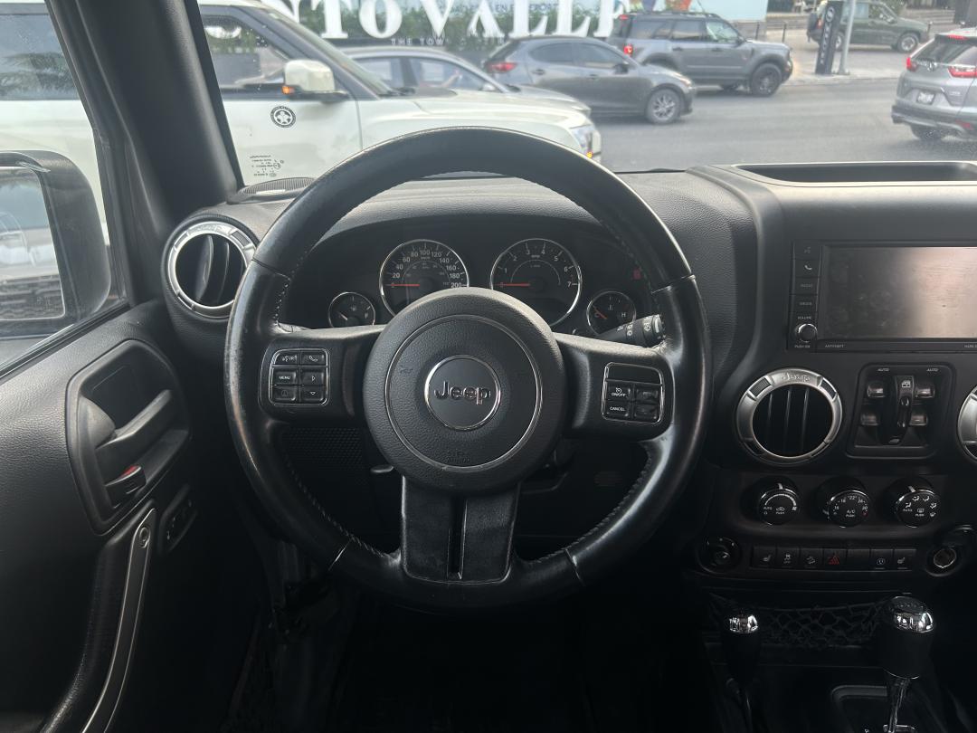 Jeep WRANGLER UNLIMITED SAHARA 2017