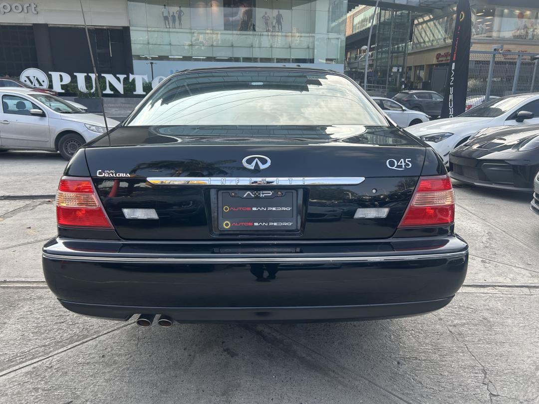 Infiniti Q45 2001