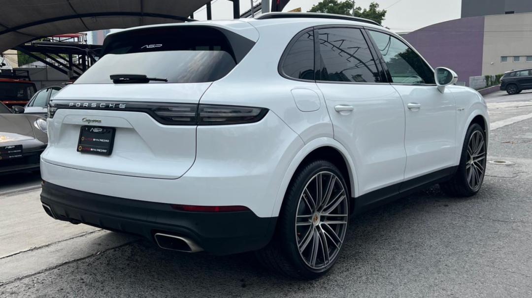Porsche CAYENNE E-HYBRID 2021