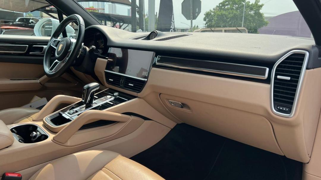 Porsche CAYENNE E-HYBRID 2021