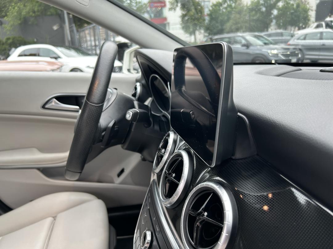 Mercedes Benz CLA200 2017