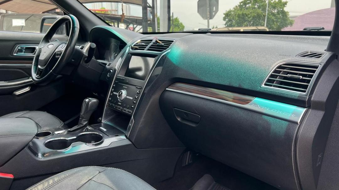 Ford EXPLORER LIMITED 2019