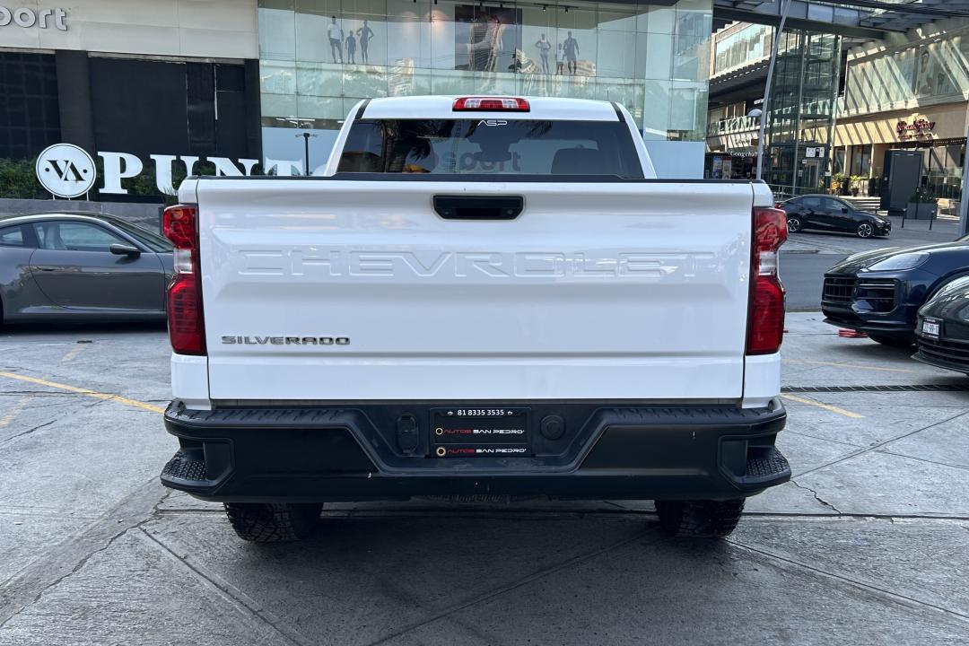 Chevrolet SILVERADO 2023