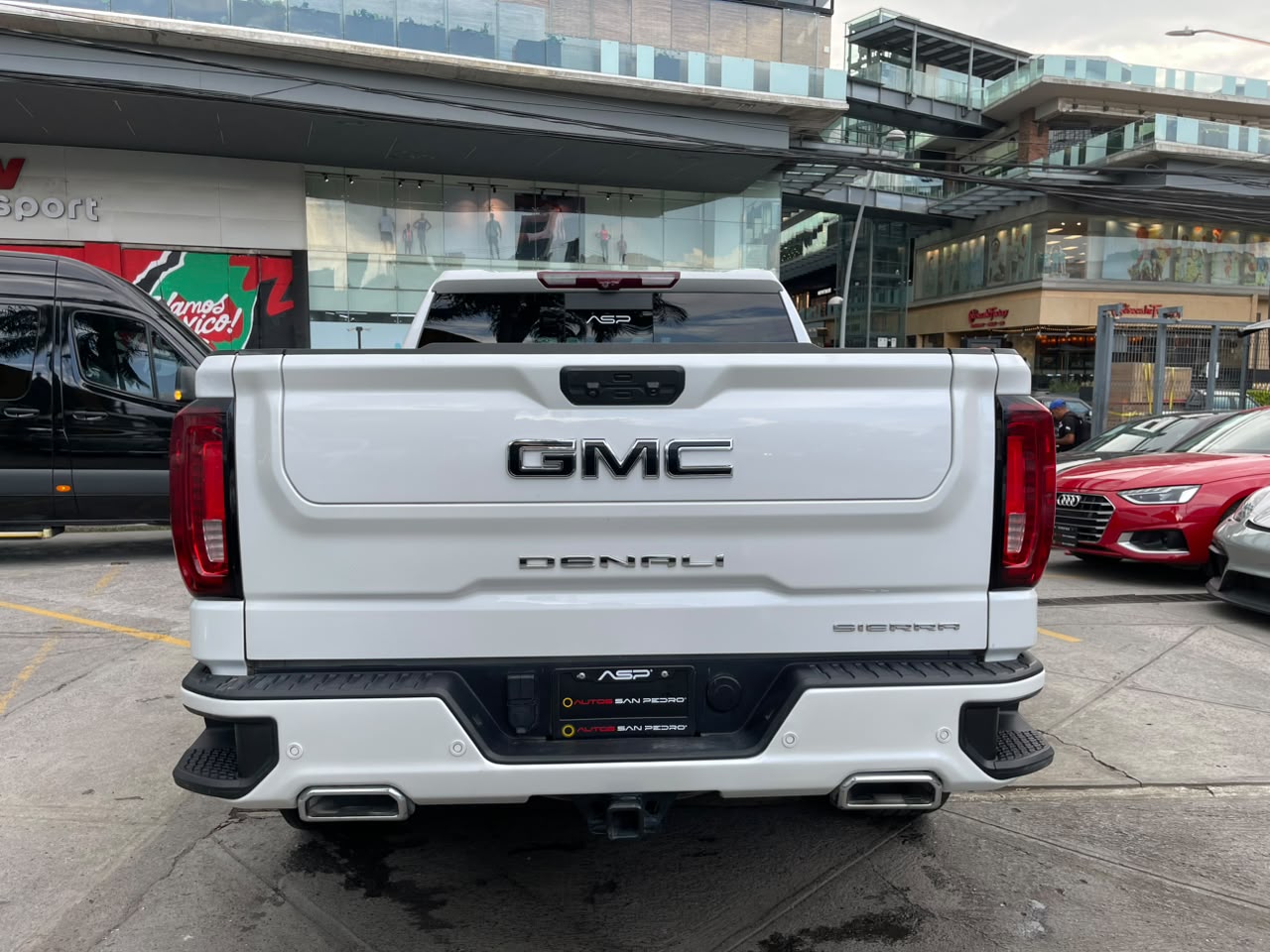 SIERRA CREW CAB DENALI 4X4