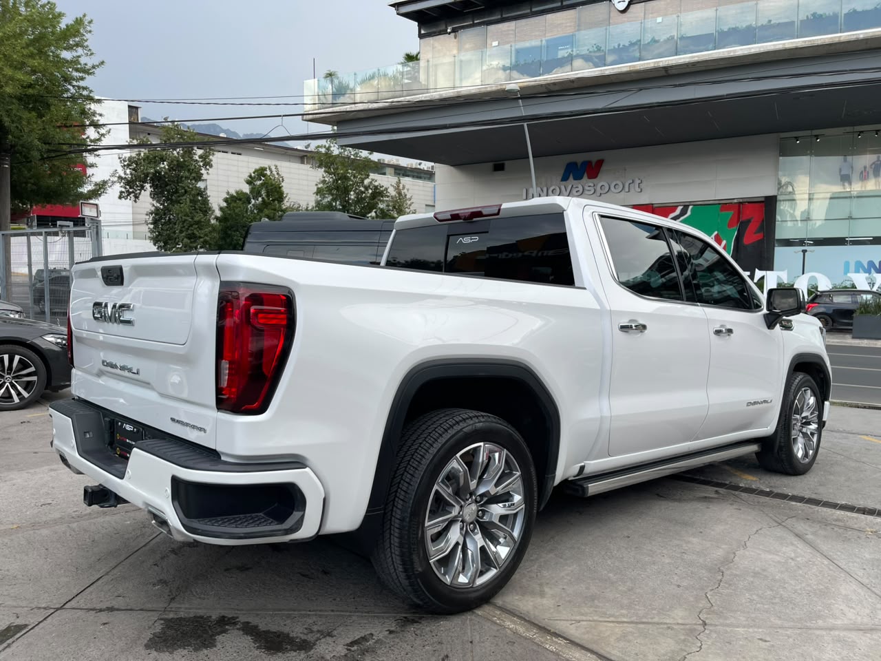 SIERRA CREW CAB DENALI 4X4