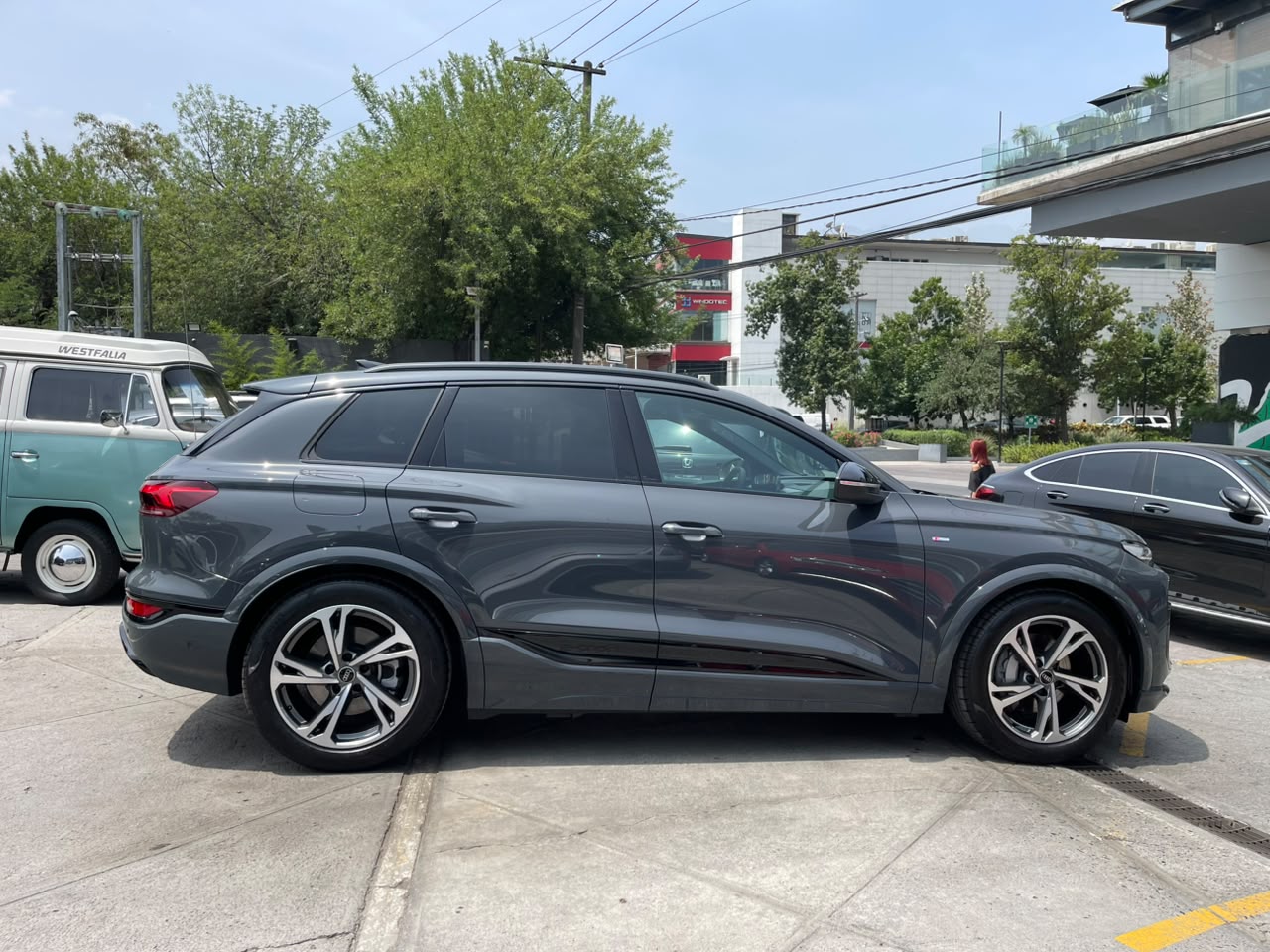 Q6 ETRON 55 SLINE