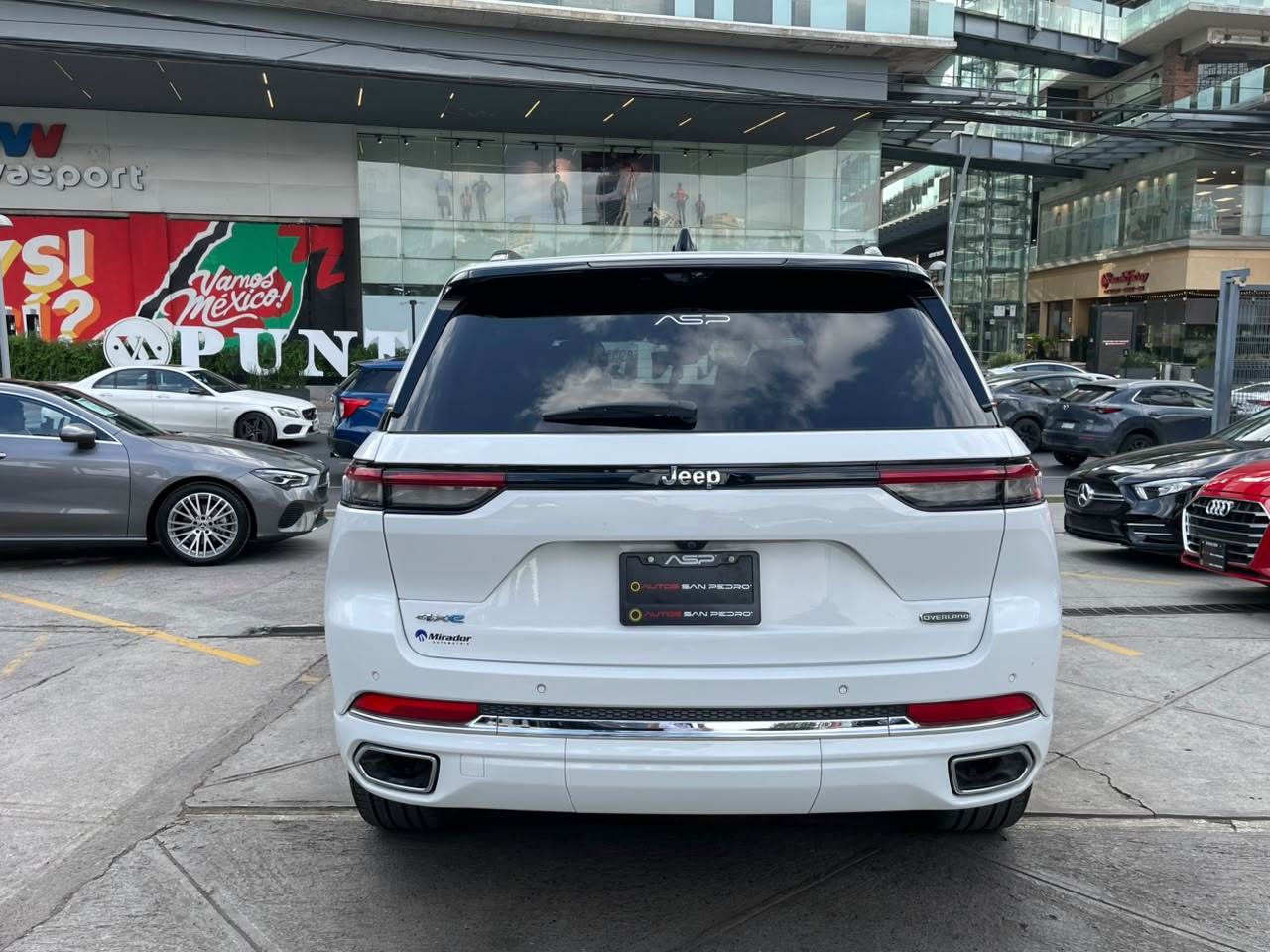 GRAND CHEROKEE OVERLAND