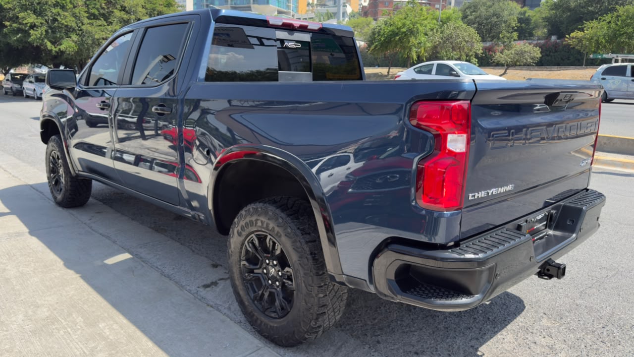 CHEVROLET CHEYENNE ZR2 2022