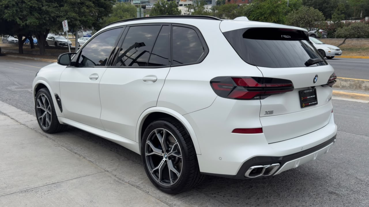BMW X5 M60I 2025