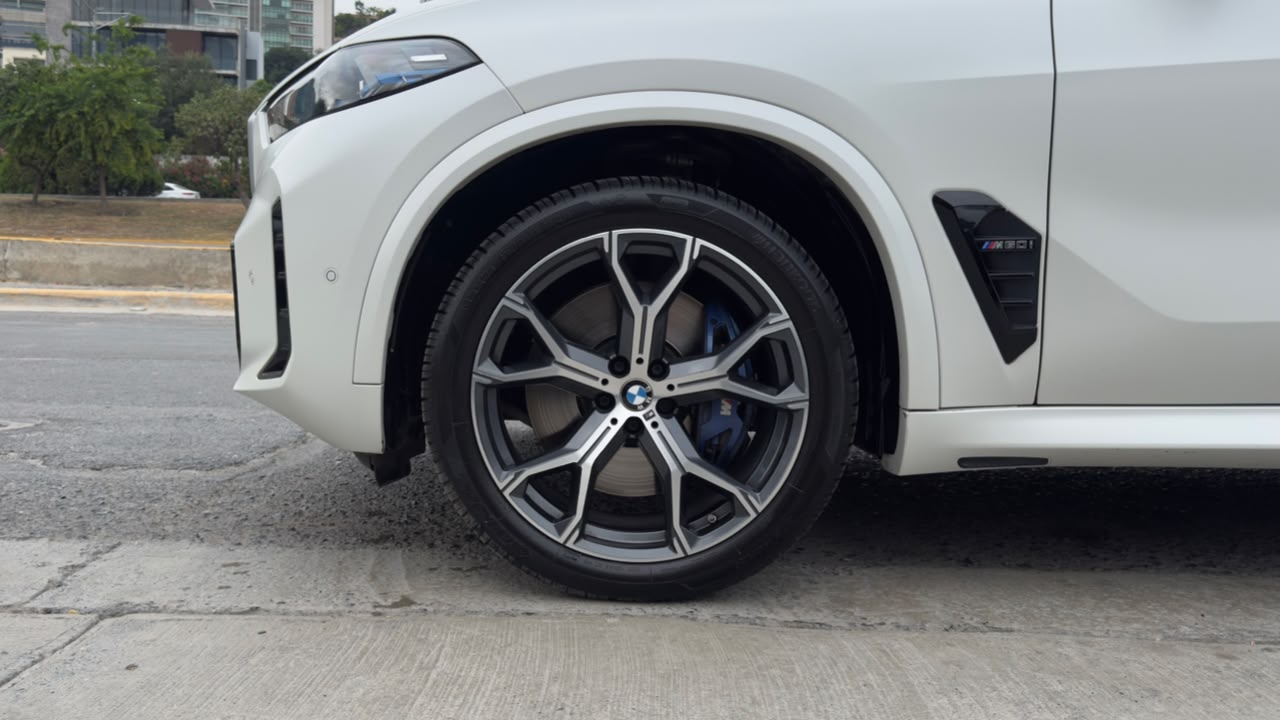 BMW X5 M60I 2025